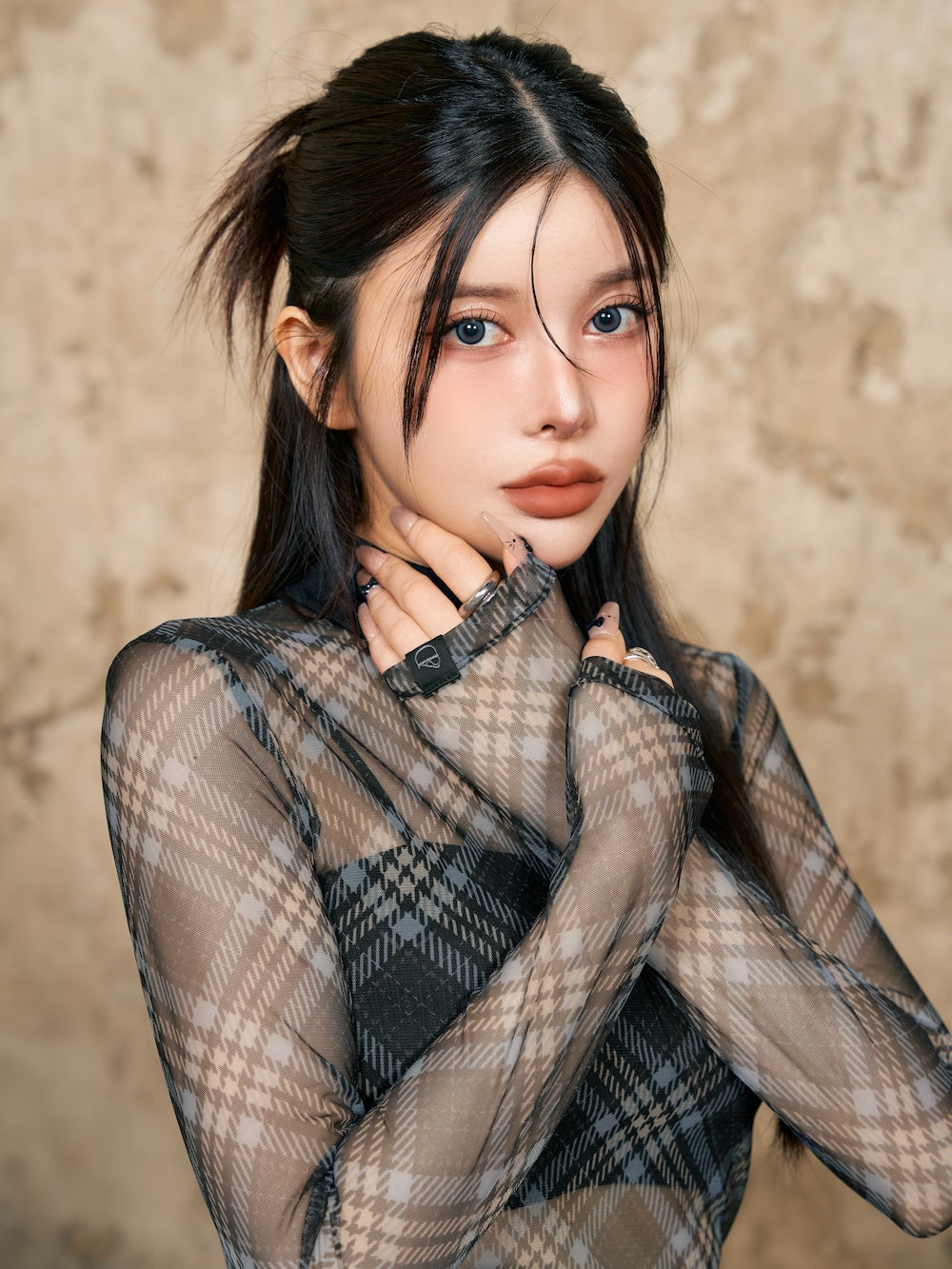 モデル：160cm（着用サイズ：FREE　着用カラー：BLK）