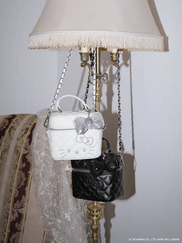 サイズ：FREE　カラー：WHT/BLK