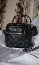 サイズ：FREE　カラー：BLK