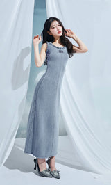 モデル：160cm（着用サイズ：FREE　着用カラー：BLU）