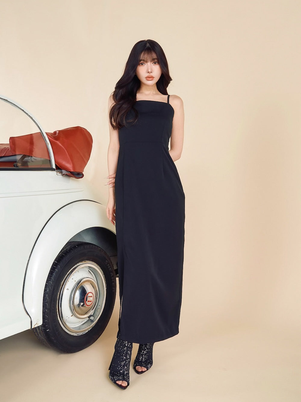 モデル：160cm（着用サイズ：FREE　着用カラー：BLK）