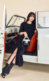 モデル：160cm（着用サイズ：FREE　着用カラー：BLK）