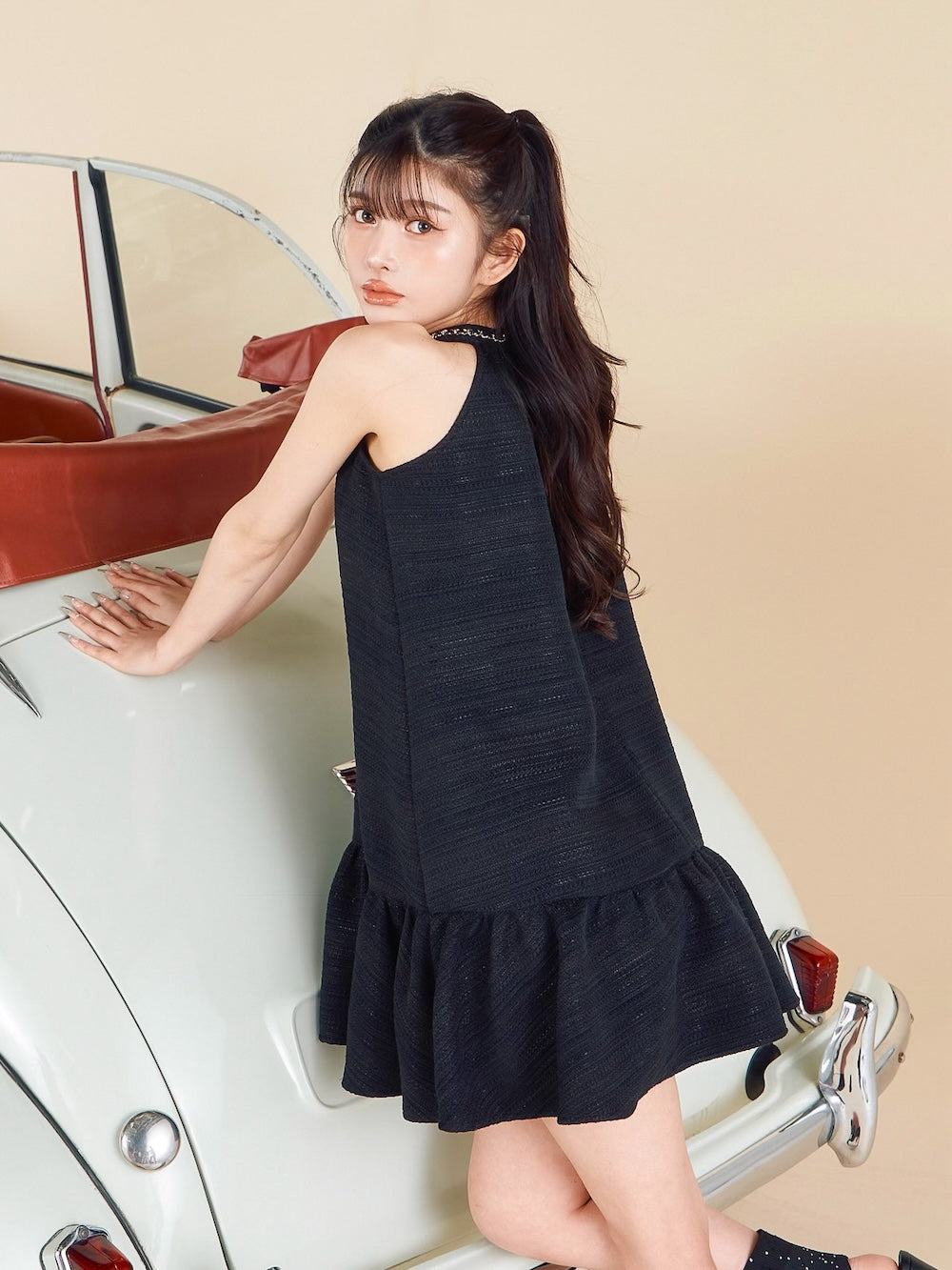 モデル：160cm（着用サイズ：FREE　着用カラー：BLK）
