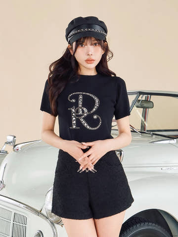 モデル：160cm（着用サイズ：FREE　着用カラー：BLK）