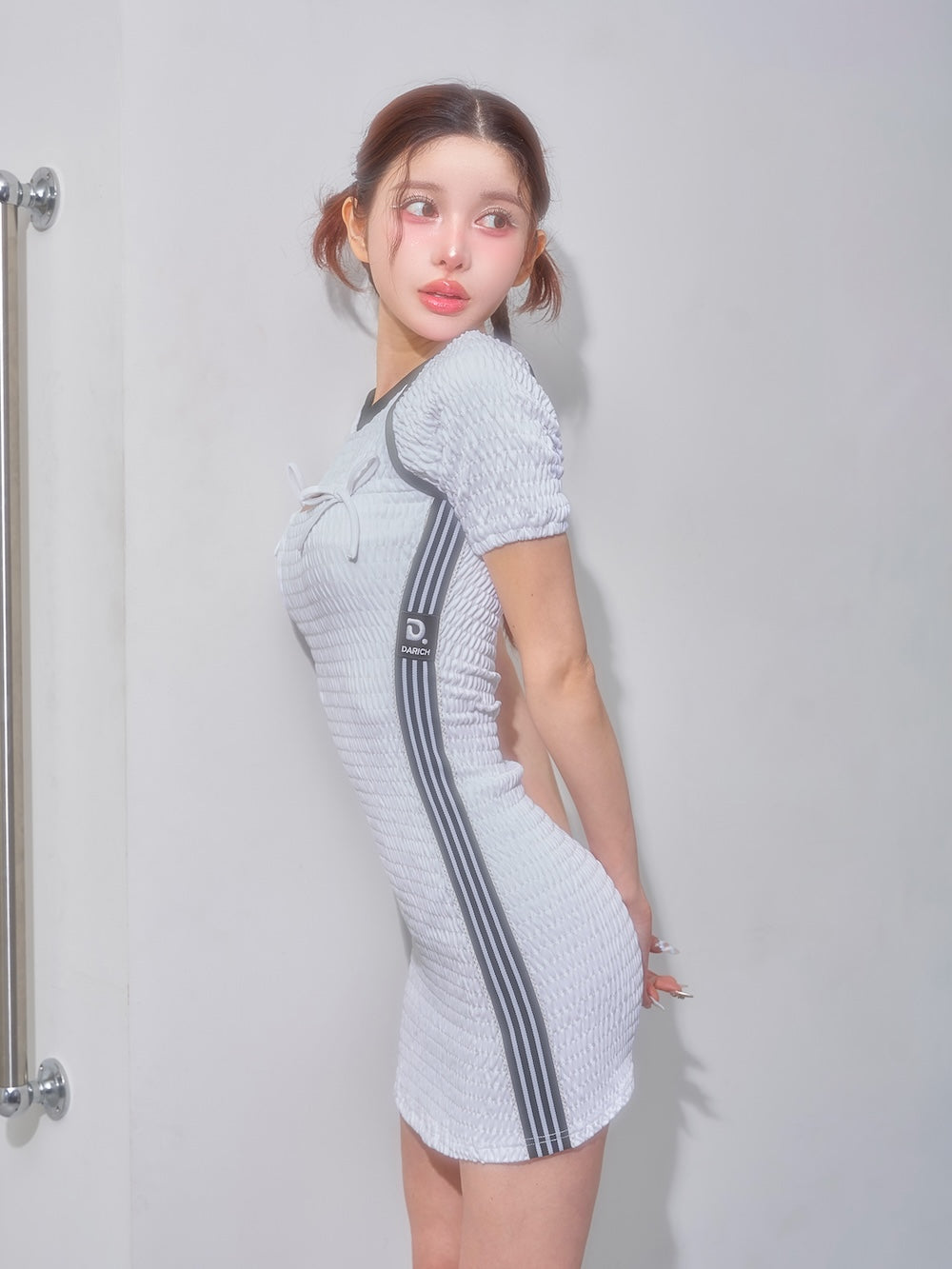 モデル：160cm（着用サイズ：FREE　着用カラー：WHT）