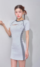 モデル：160cm（着用サイズ：FREE　着用カラー：WHT）