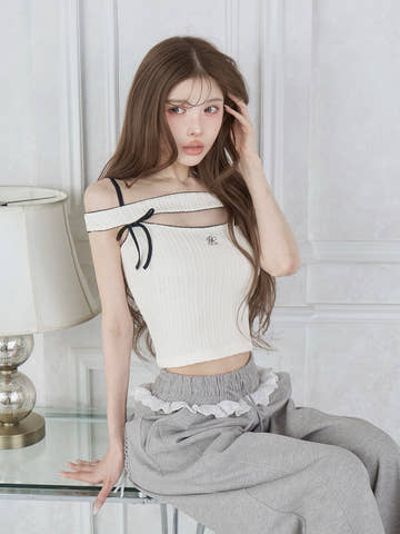 モデル：160cm（着用サイズ：FREE　着用カラー：WHT）