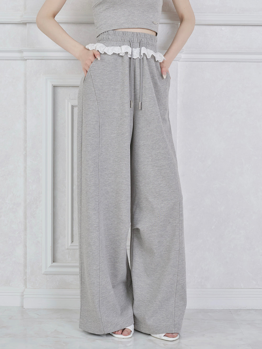 モデル：160cm（着用サイズ：FREE　着用カラー：GRY）