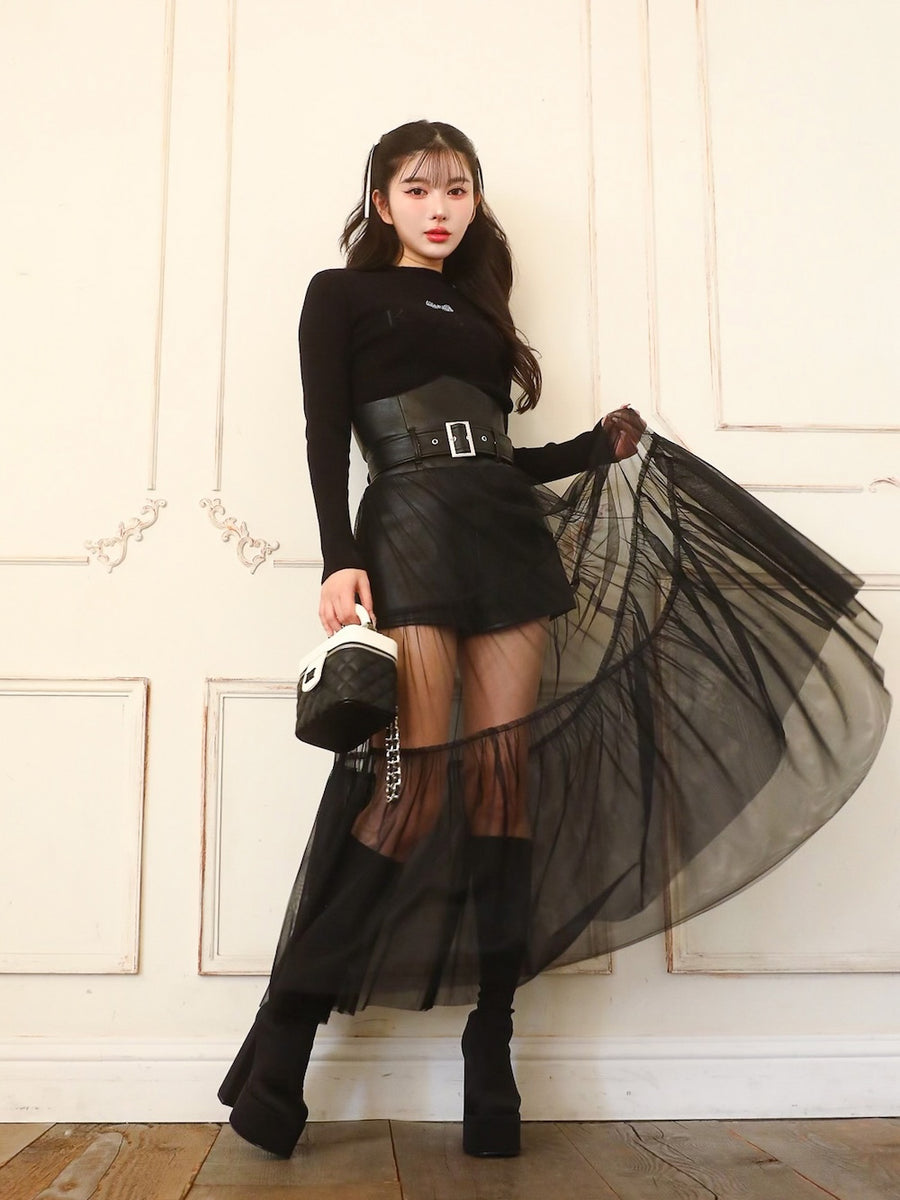 モデル：160cm（着用サイズ：FREE　着用カラー：BLK）