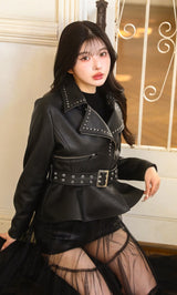 モデル：160cm（着用サイズ：FREE　着用カラー：BLK）