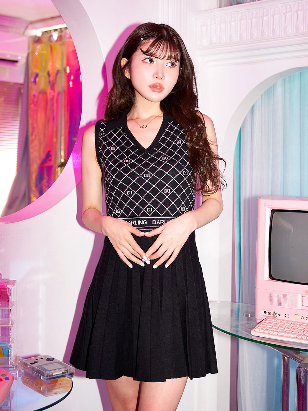 モデル：160cm（着用サイズ：FREE　着用カラー：BLK）