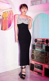 モデル：160cm（着用サイズ：FREE　着用カラー：BLK）