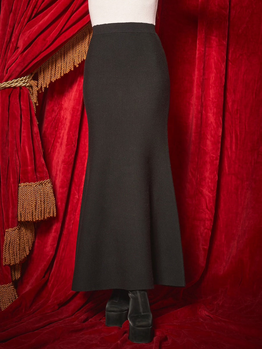 モデル：160cm（着用サイズ：FREE　着用カラー：BLK）