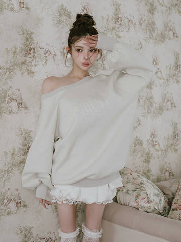 モデル：160cm（着用サイズ：FREE　着用カラー：L-GRY）