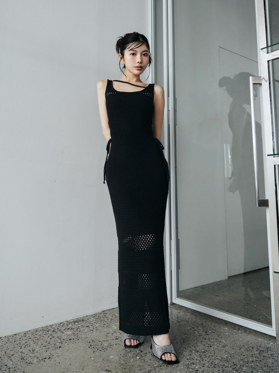 モデル：160cm（着用サイズ：FREE　着用カラー：BLK）