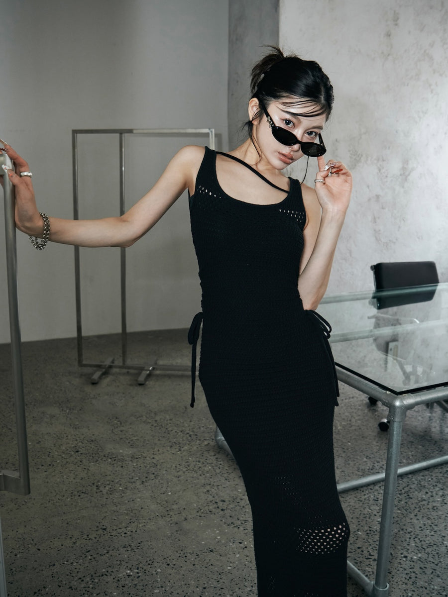 モデル：160cm（着用サイズ：FREE　着用カラー：BLK）