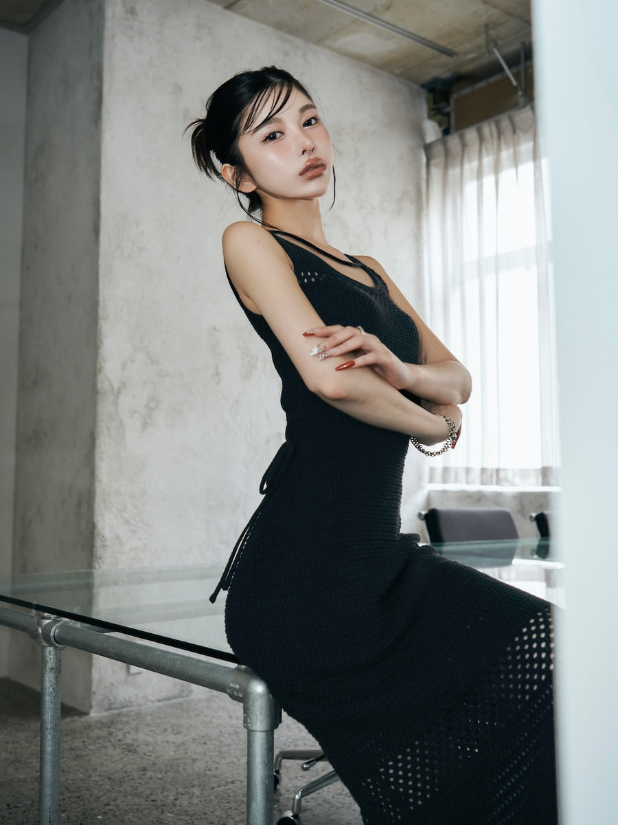 モデル：160cm（着用サイズ：FREE　着用カラー：BLK）