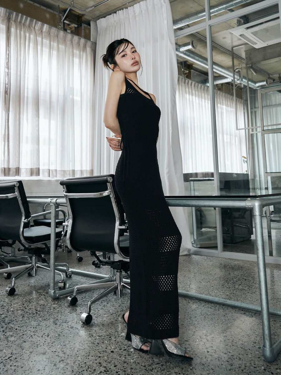 モデル：160cm（着用サイズ：FREE　着用カラー：BLK）