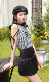 モデル：160cm（着用サイズ：FREE　着用カラー：BLK）
