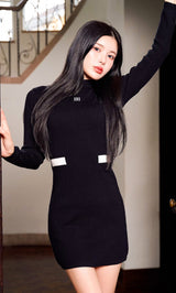 モデル：160cm（着用サイズ：FREE　着用カラー：BLK）