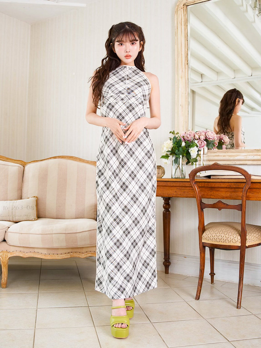 モデル：160cm（着用サイズ：FREE　着用カラー：IVO）