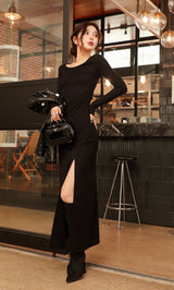 モデル：160cm（着用サイズ：FREE　着用カラー：BLK）