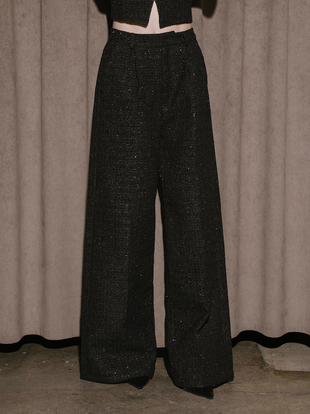 モデル：160cm（着用サイズ：S　着用カラー：BLK）