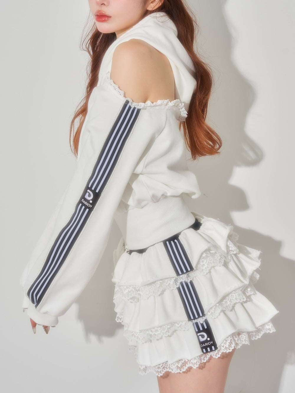 モデル：160cm（着用サイズ：FREE　着用カラー：WHT）