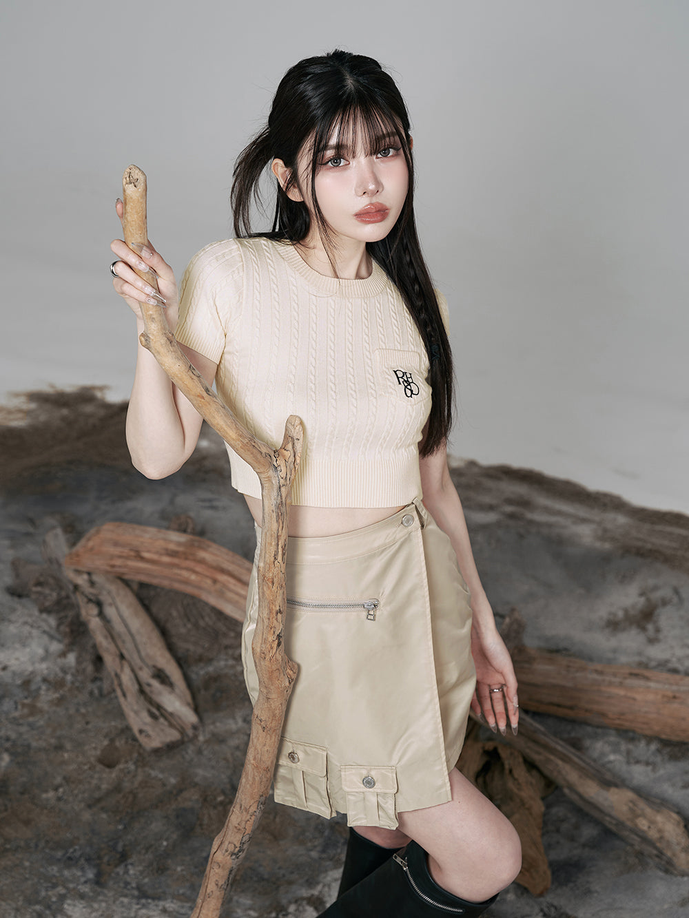 モデル：160cm（着用サイズ：FREE　着用カラー：SND）
