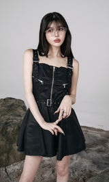 モデル：160cm（着用サイズ：FREE　着用カラー：BLK）