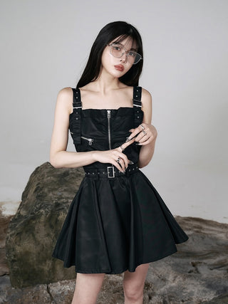 モデル：160cm（着用サイズ：FREE　着用カラー：BLK）