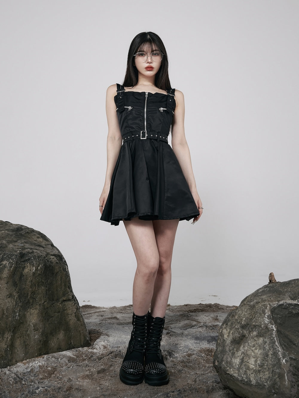 モデル：160cm（着用サイズ：FREE　着用カラー：BLK）