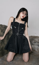 モデル：160cm（着用サイズ：FREE　着用カラー：BLK）