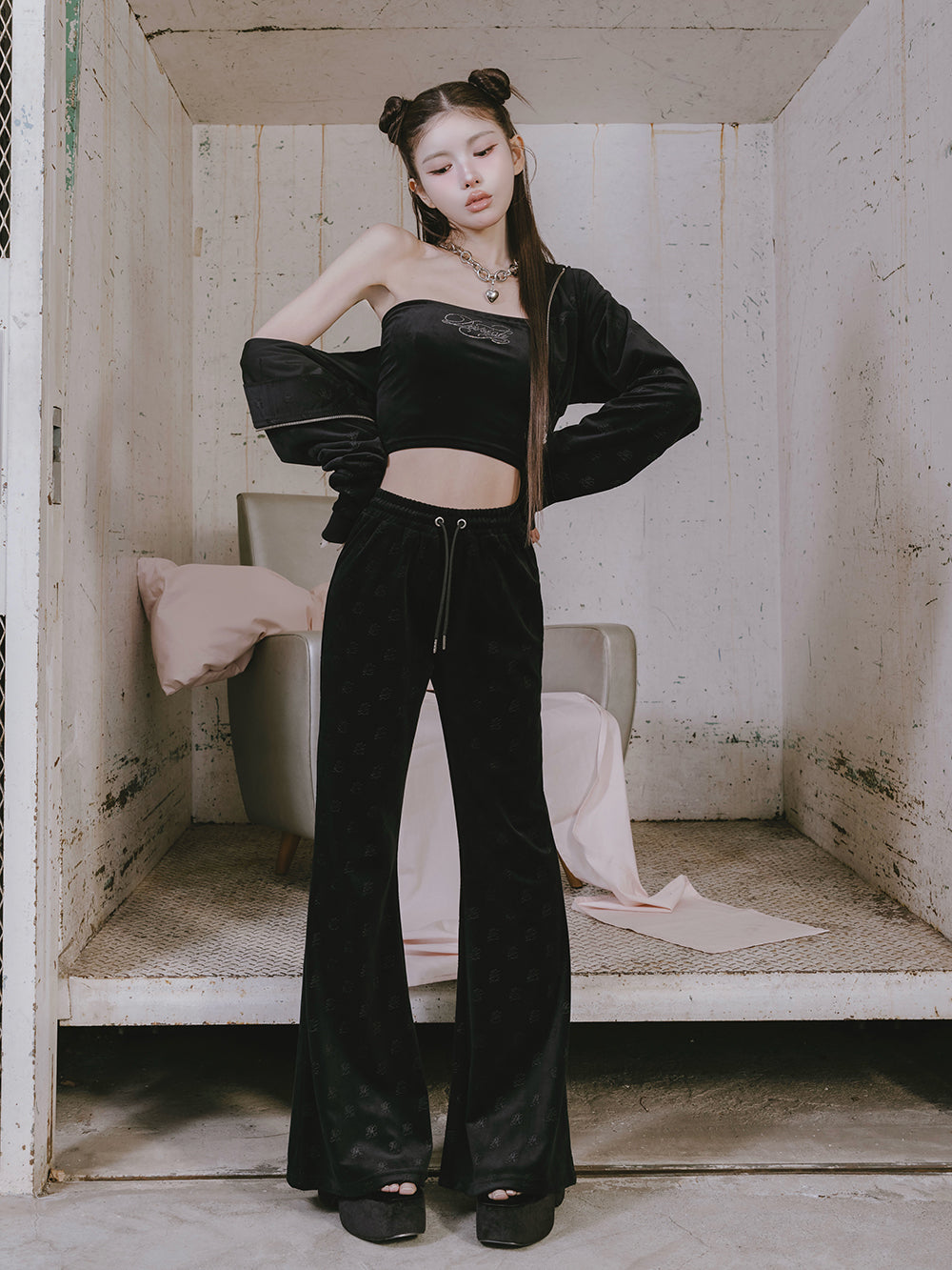 シグネチャーDRベロアフレアパンツ – Darich (ダーリッチ)