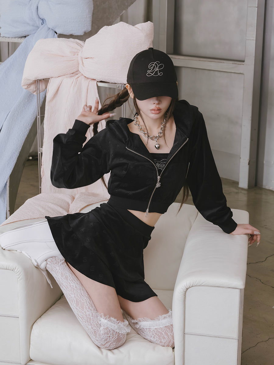 モデル：160cm（着用サイズ：FREE　着用カラー：BLK）