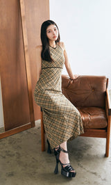 モデル：160cm（着用サイズ：FREE　着用カラー：BEG）