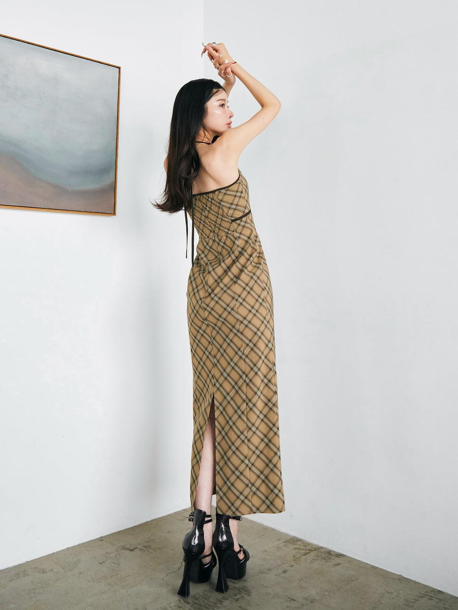 モデル：160cm（着用サイズ：FREE　着用カラー：BEG）