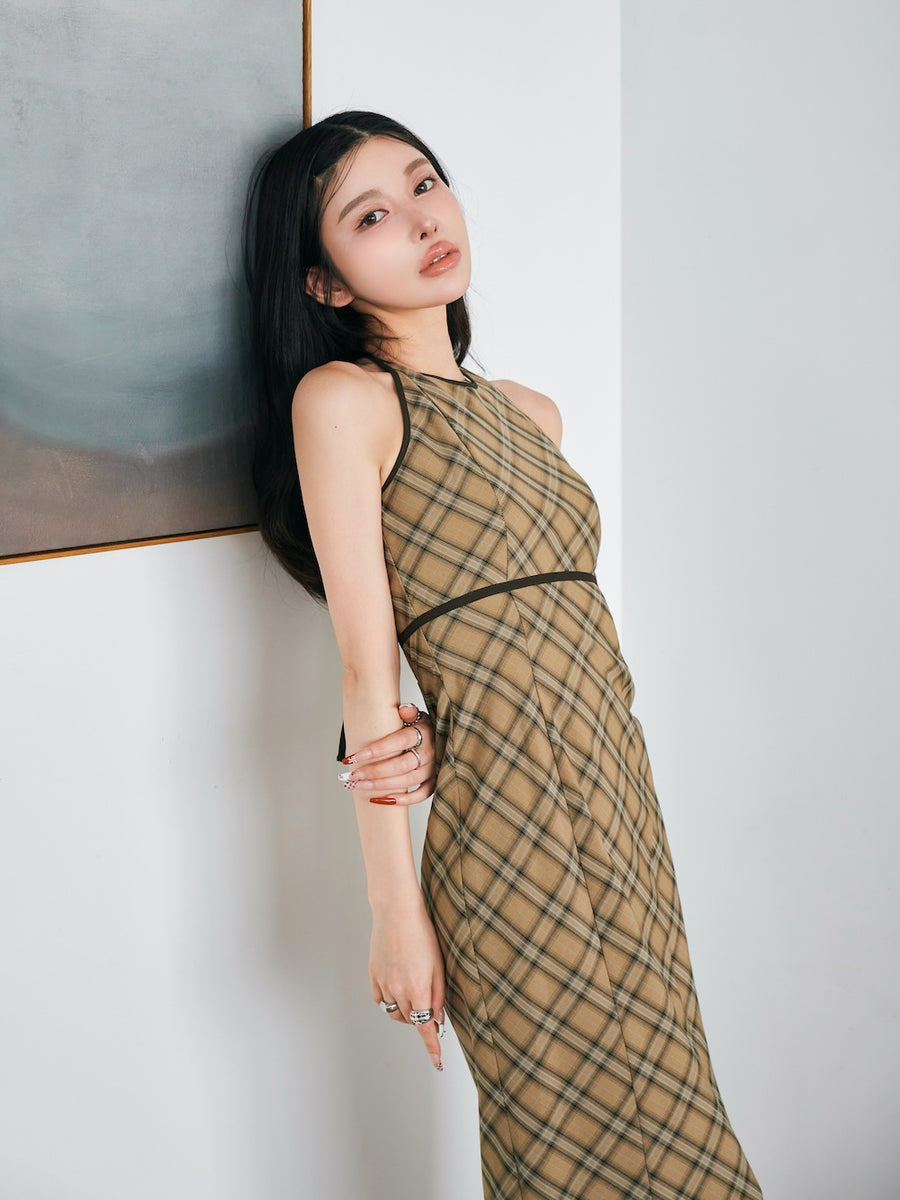 モデル：160cm（着用サイズ：FREE　着用カラー：BEG）