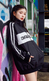 モデル：160cm（着用サイズ：FREE　着用カラー：BLK）