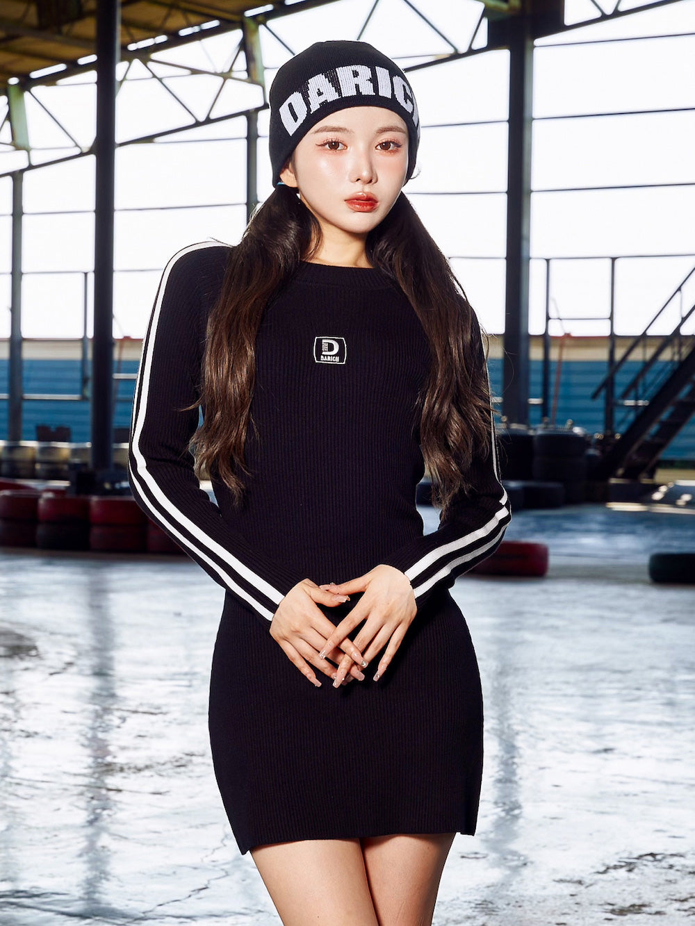 モデル：160cm（着用サイズ：FREE　着用カラー：BLK）