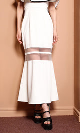 モデル：160cm（着用サイズ：FREE　着用カラー：WHT）