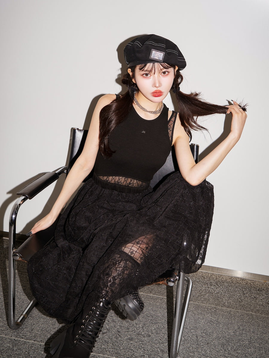 モデル：160cm（着用サイズ：FREE　着用カラー：BLK）