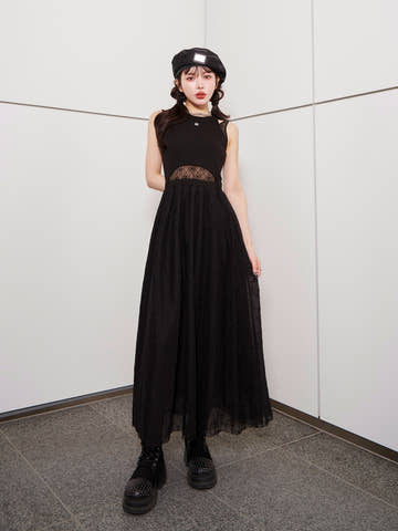 モデル：160cm（着用サイズ：FREE　着用カラー：BLK）