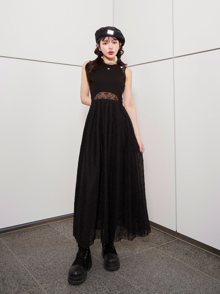 モデル：160cm（着用サイズ：FREE　着用カラー：BLK）