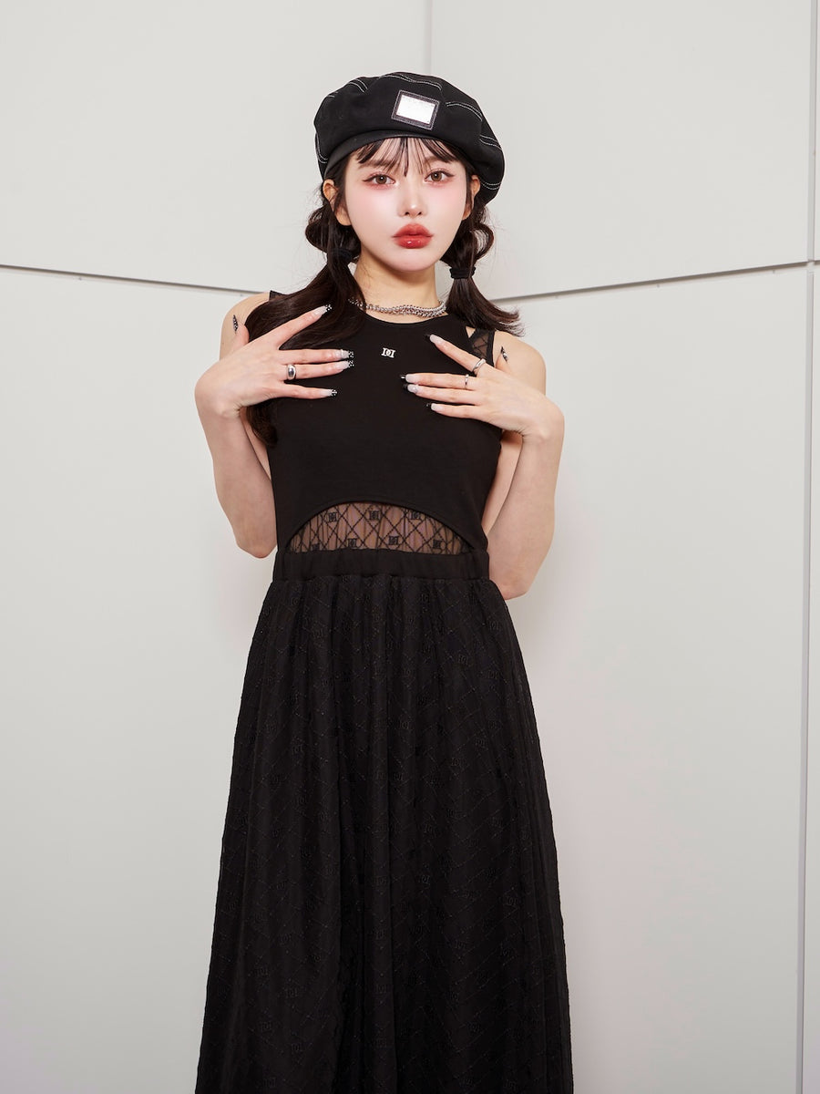 モデル：160cm（着用サイズ：FREE　着用カラー：BLK）