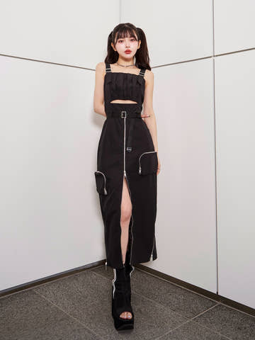 モデル：160cm（着用サイズ：FREE　着用カラー：BLK）
