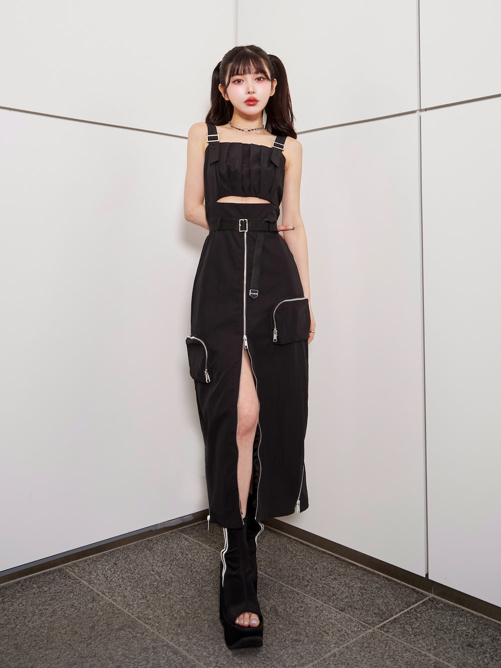 モデル：160cm（着用サイズ：FREE　着用カラー：BLK）