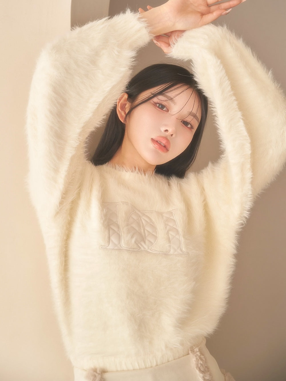 モデル：160cm（着用サイズ：FREE　着用カラー：IVO）
