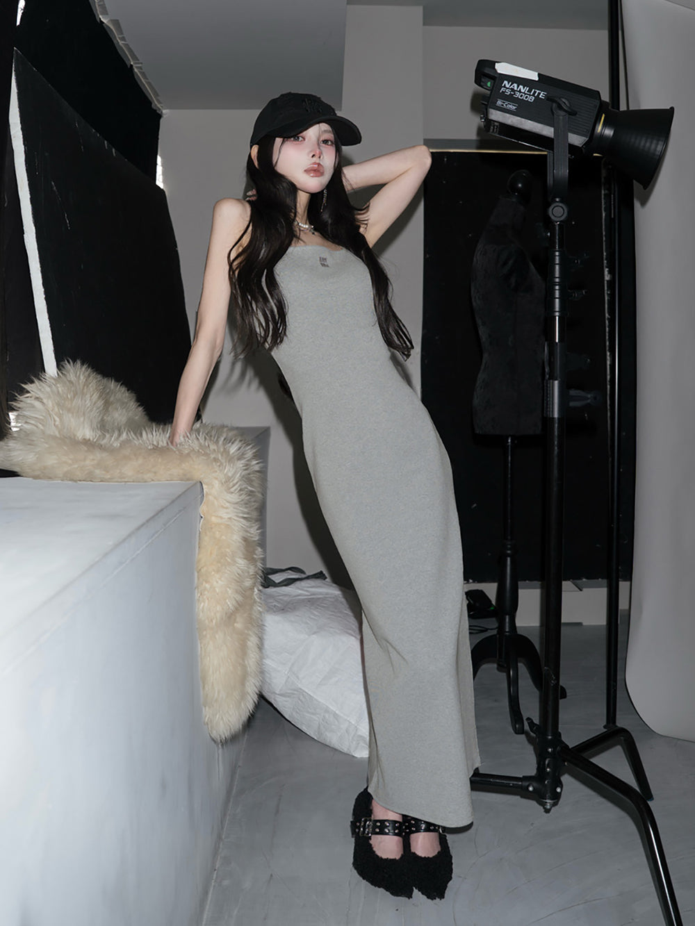 モデル：160cm（着用サイズ：FREE　着用カラー：GRY）