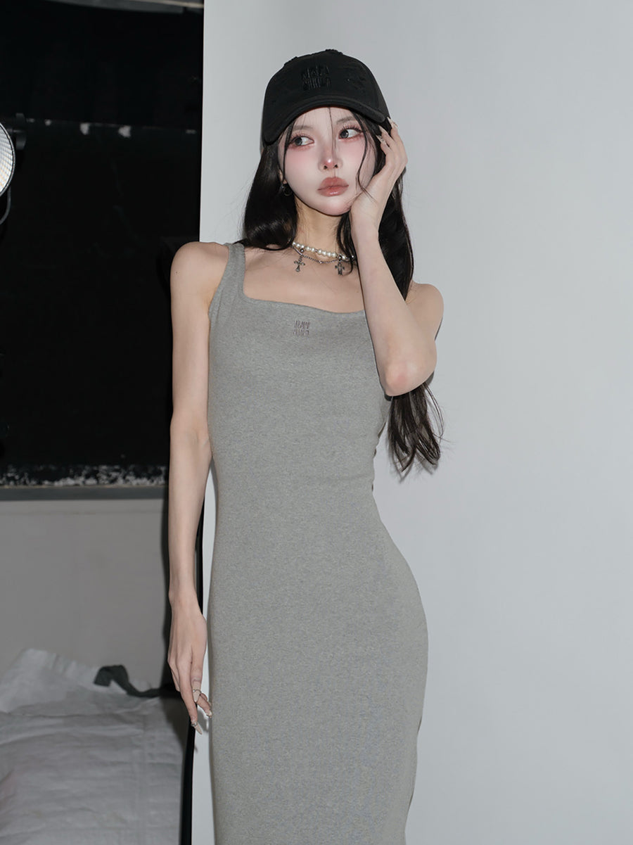 モデル：160cm（着用サイズ：FREE　着用カラー：GRY）